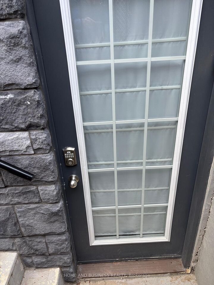 Property Photo: 5651 Turney Drive Bsmt ON L5M 1A1