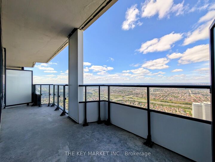 Property Photo:  448 Burnhamthorpe Road 7204  ON L5B 0R4 