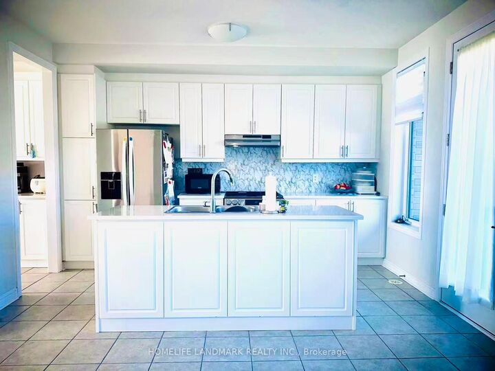 Property Photo:  8 Robert Eaton Avenue  ON L3S 0G3 