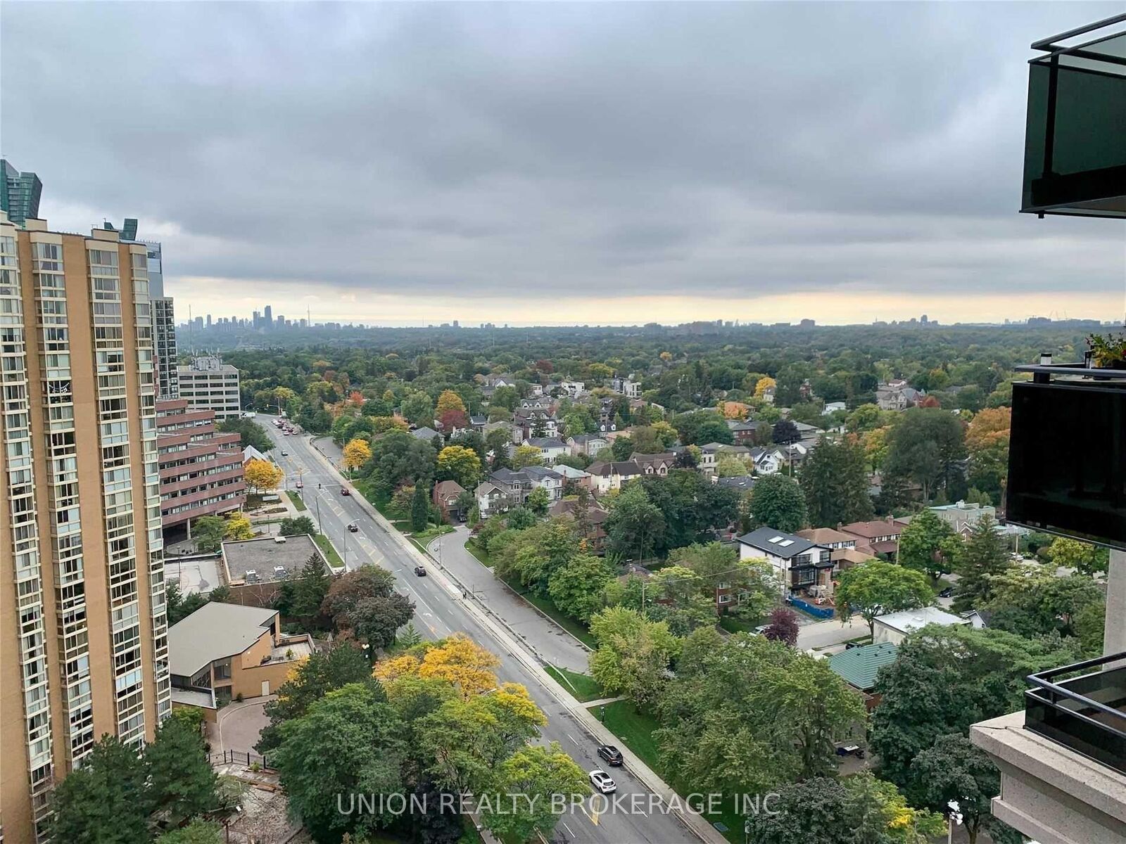 Property Photo:  153 Beecroft Road 2315  ON M2N 7C5 