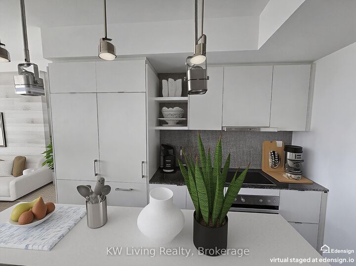 Property Photo:  88 Harbour Street E 6703  ON M5J 0C3 