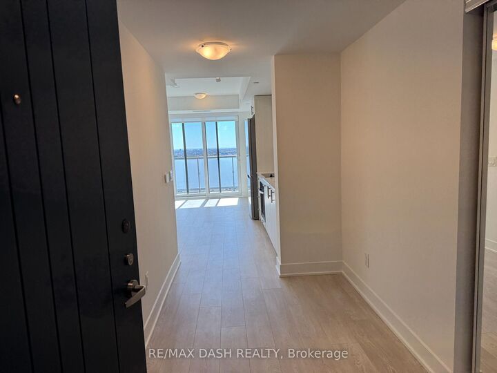 Property Photo:  2545 Simcoe Street N 1622  ON L1L 0W3 