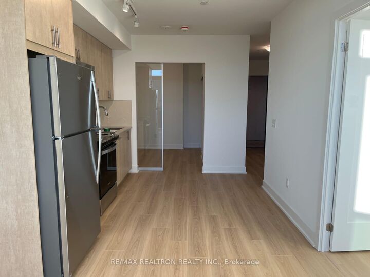 Property Photo:  2545 Simcoe Street N 305  ON L1L 0W3 