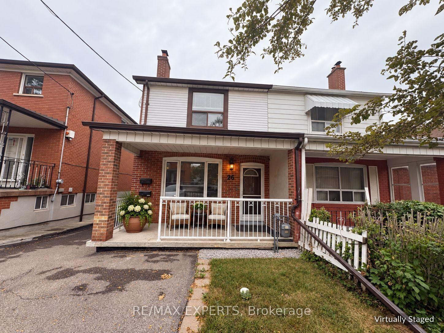 Property Photo:  26 Grandville Avenue  ON M6N 4T9 