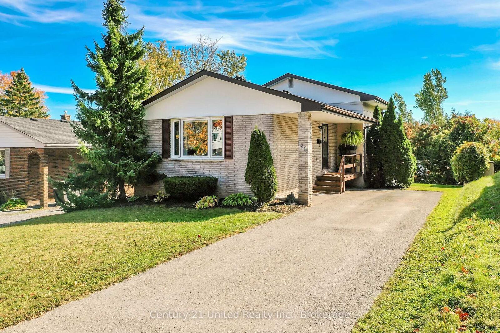 Property Photo: 1615 Cherryhill Road ON K9K 1A9