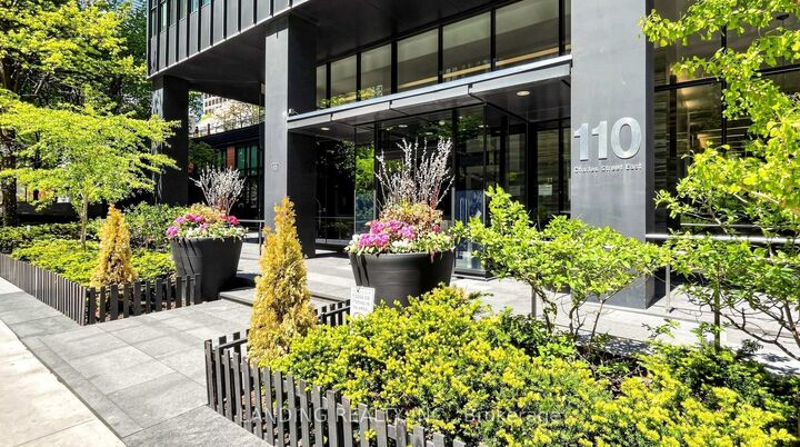 Property Photo:  110 Charles Street E 3404  ON M4Y 1T5 