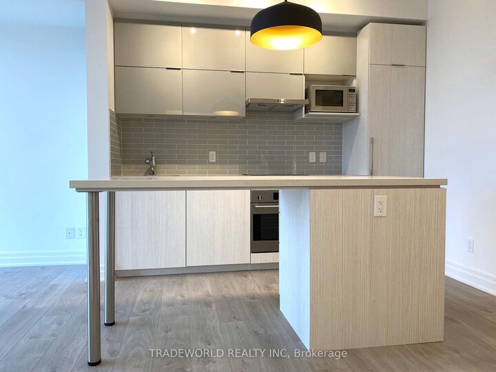 Property Photo:  10 Rouge Valley Drive W 820  ON L6G 0G9 
