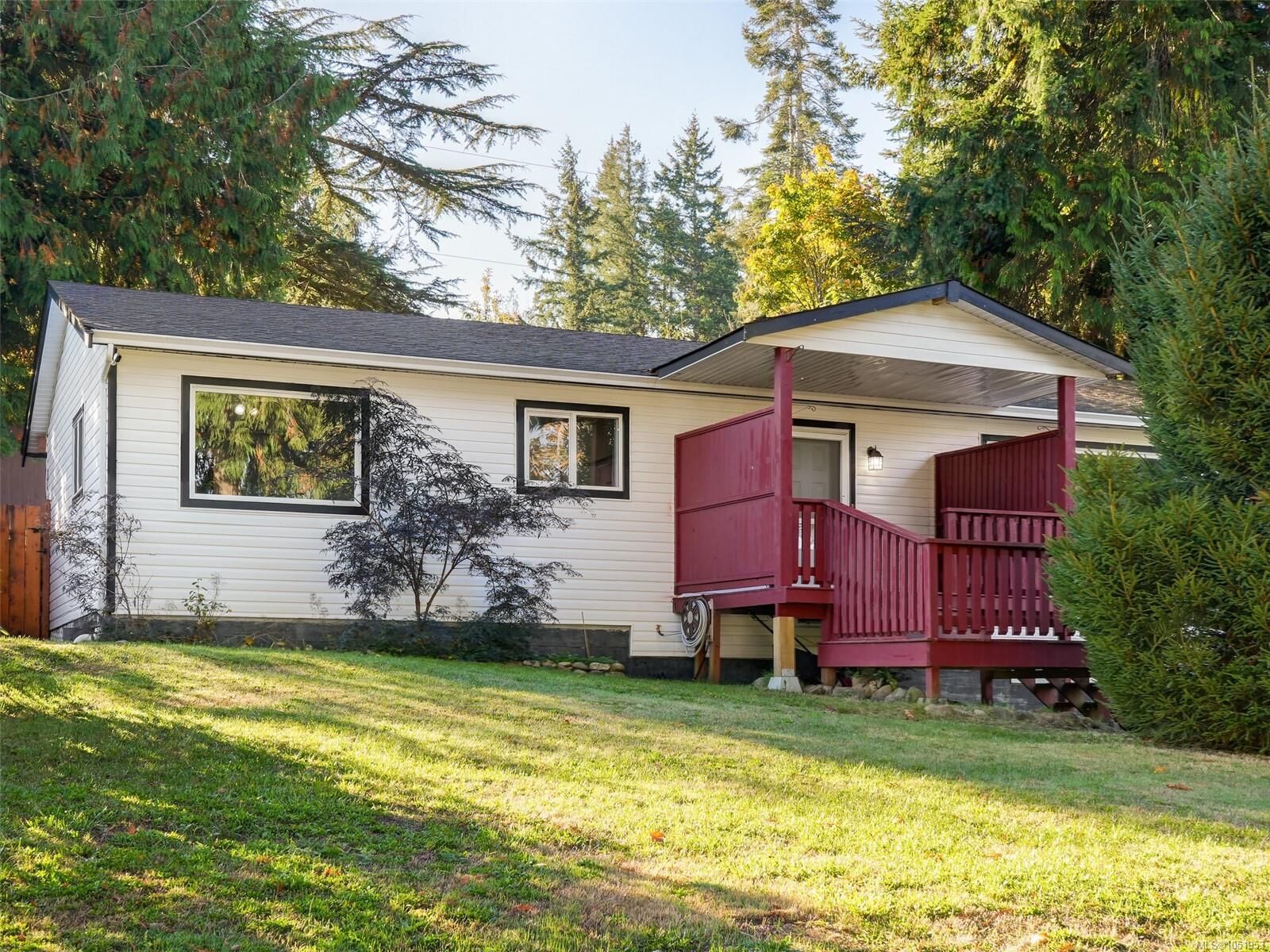 Property Photo:  6609 Helgesen Rd  BC V9Z 0V7 