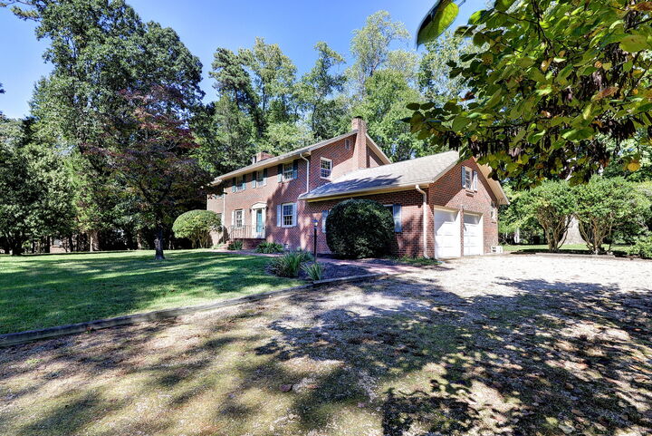 Property Photo:  265 E Queens Drive  VA 23185 