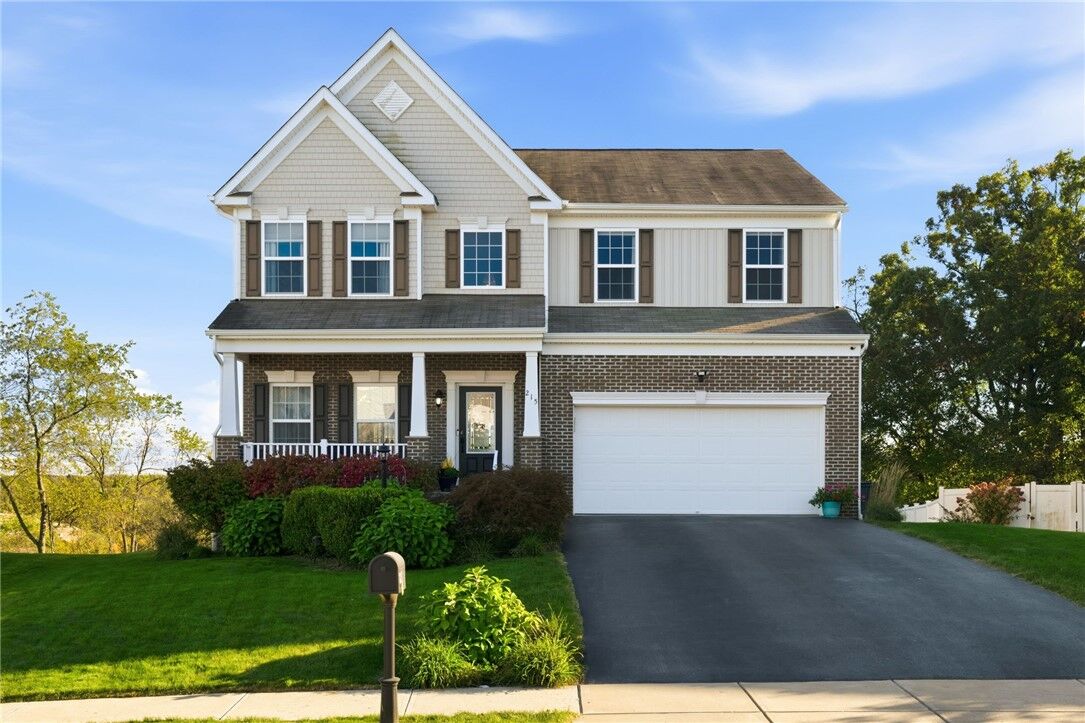 Property Photo:  215 Horse Shoe Drive  PA 15026 