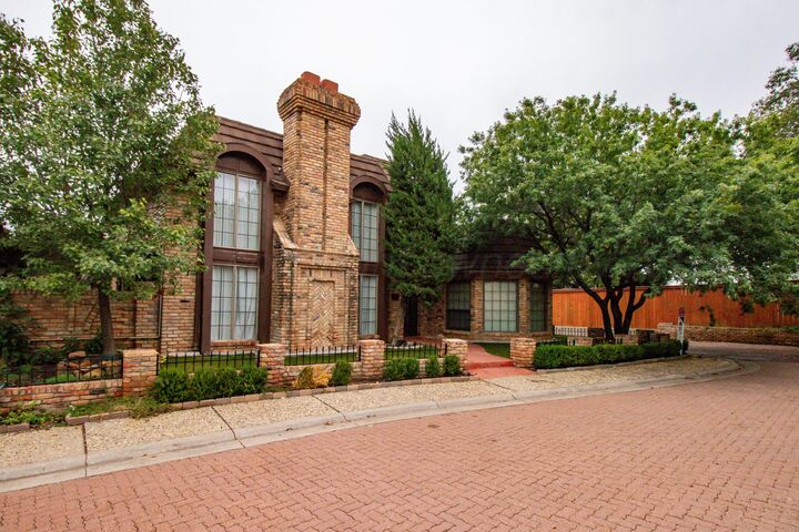 Property Photo: 17 Quadrille Street TX 79106-5939