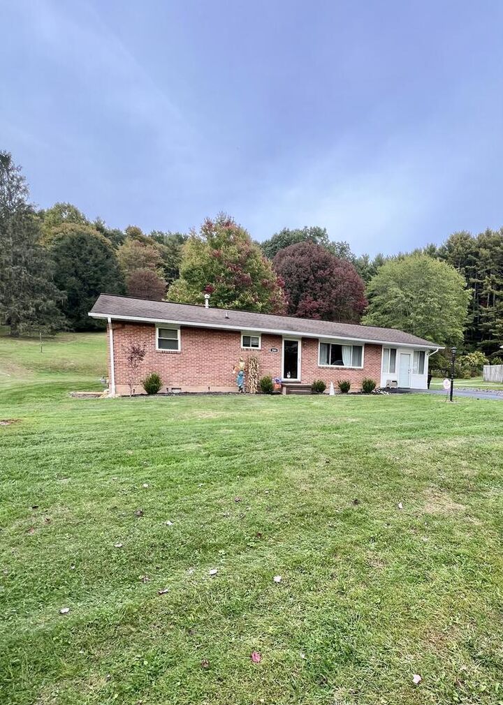 Property Photo:  209 Main St  WV 25832 