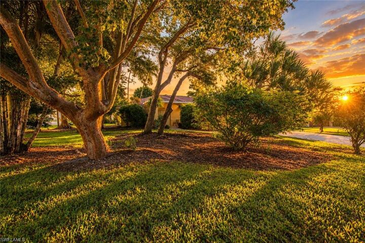 Property Photo: 275 Lambton Ln FL 34104