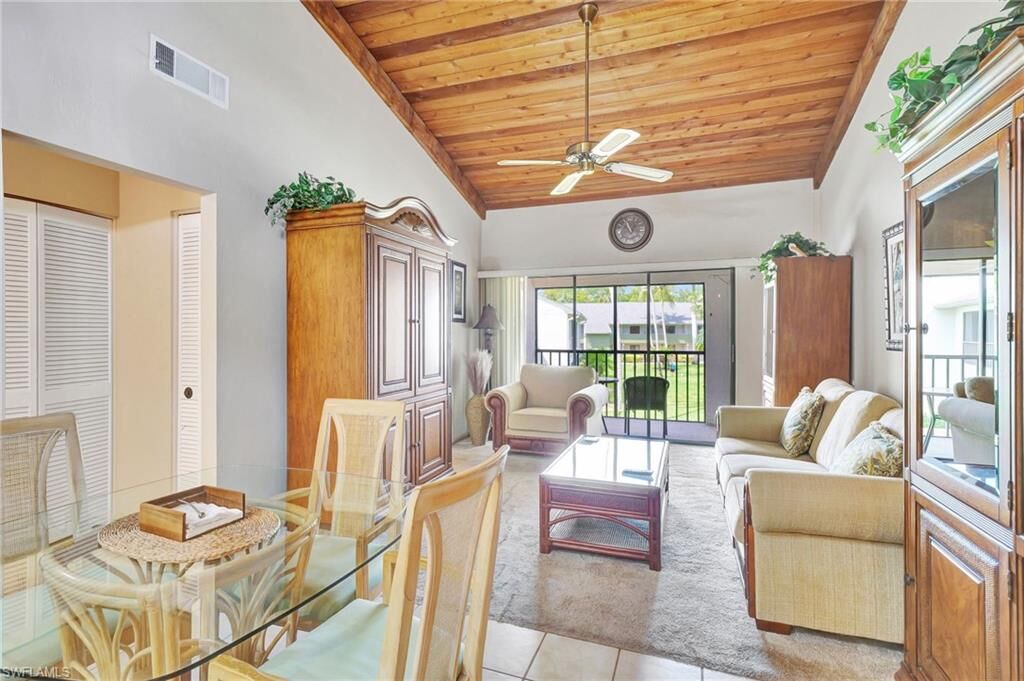Property Photo:  2972 Kings Lake Blvd 2972  FL 34112 