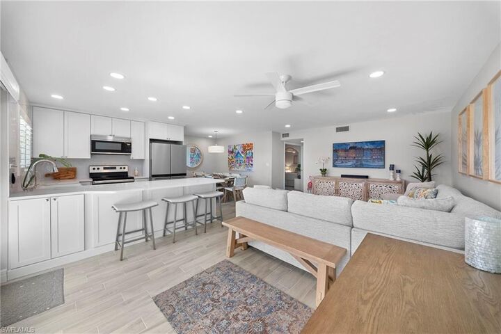 Property Photo: 3200 Gulf Shore Blvd N 107 FL 34103