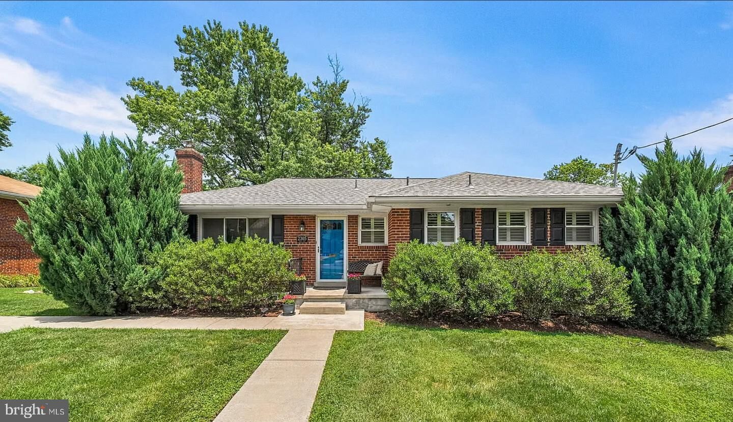 Property Photo:  2305 Peggy Lane  MD 20910 