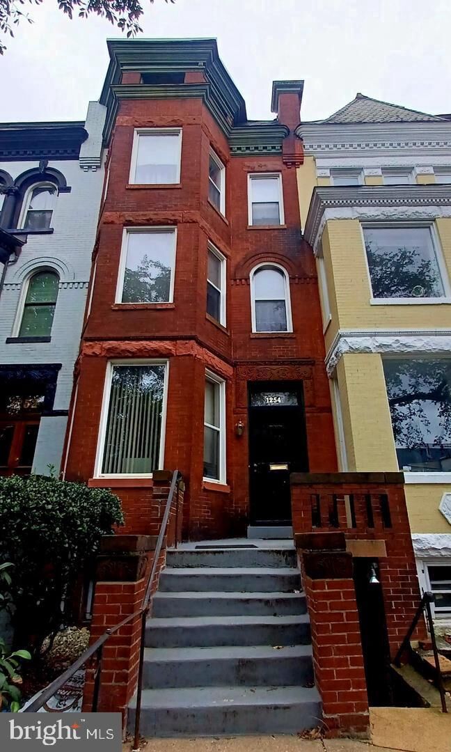 Property Photo:  1254 E Columbia Road NW  DC 20009 