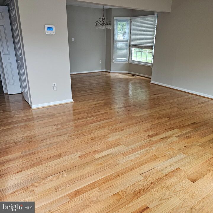 Property Photo: 21066 Danbury Court VA 20164