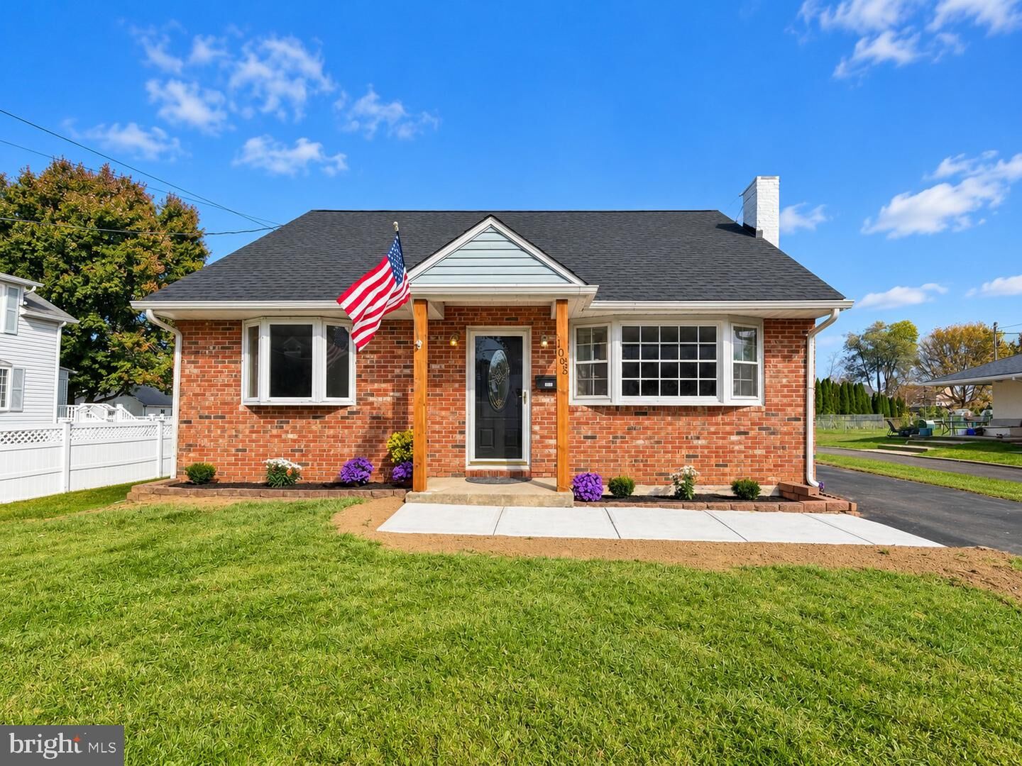 Property Photo:  