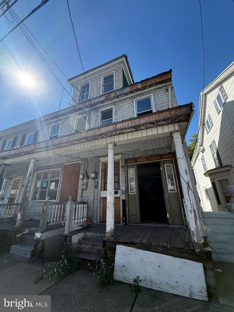 Property Photo:  330-332 S Shamokin Street  PA 17872 
