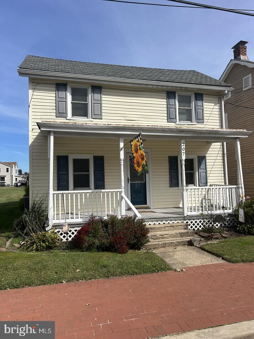 Property Photo:  207 N Main Street  DE 19733 