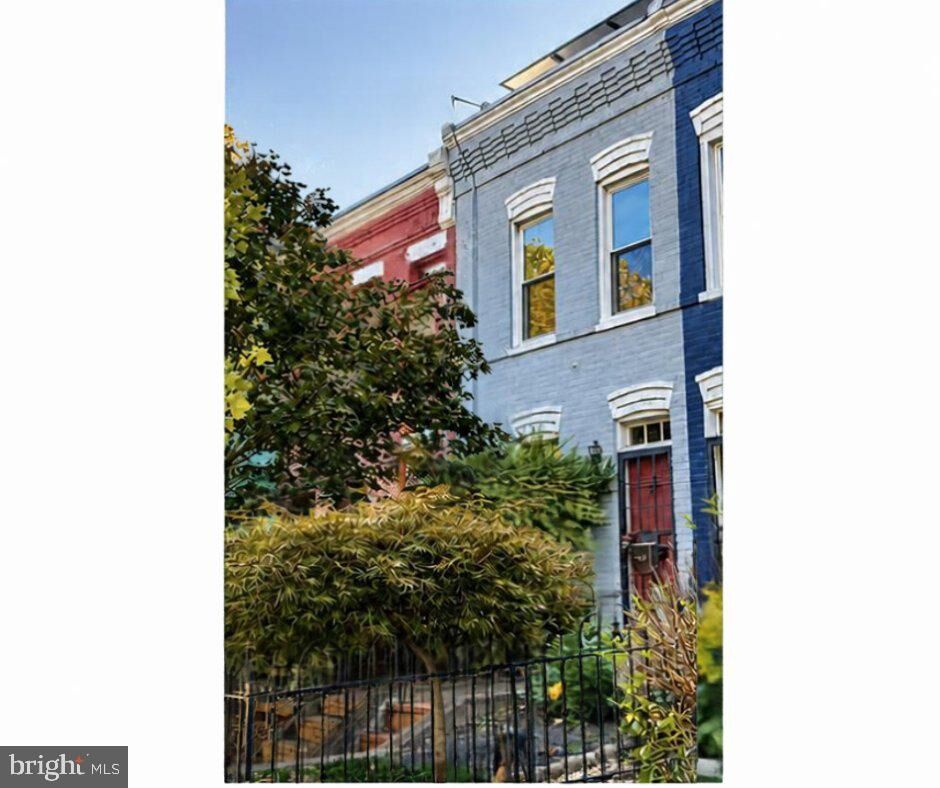 Property Photo:  240 14th Street NE  DC 20002 