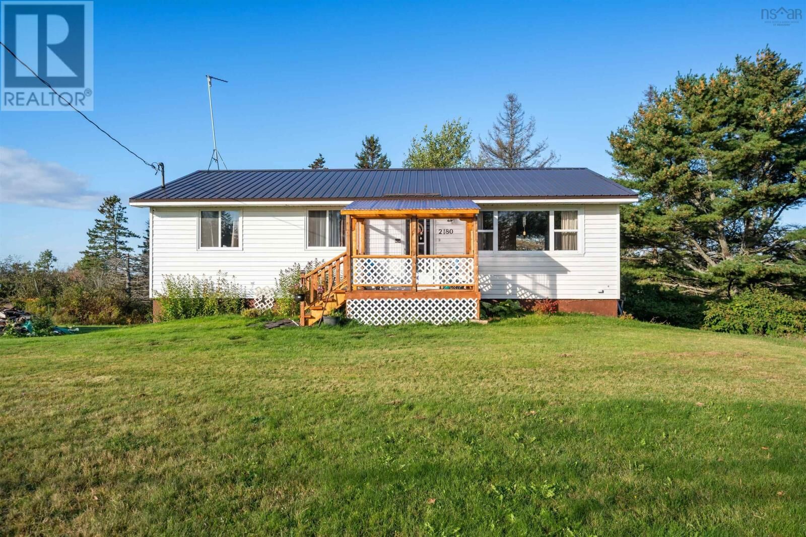 Property Photo: 2180 Highway 4 NS B0M 1G0