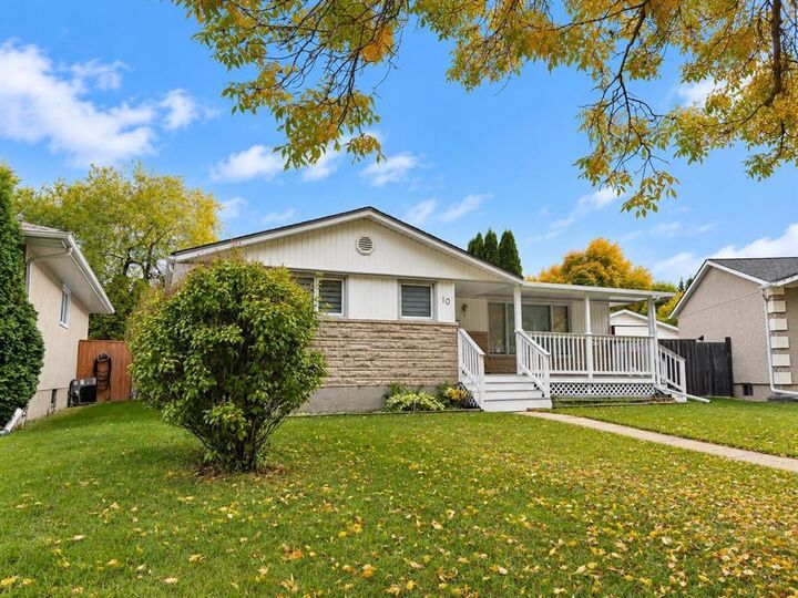 Property Photo: 10 Bissett Crescent MB R2Y 1B6