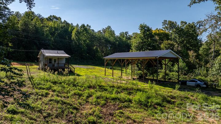 Property Photo: 1776 Brown Chapel Road NC 28609