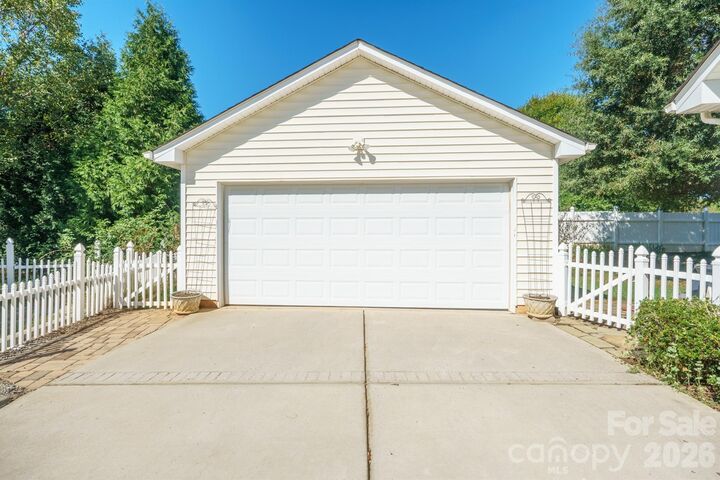 Property Photo:  10919 Shelly Renee Drive  NC 28031 