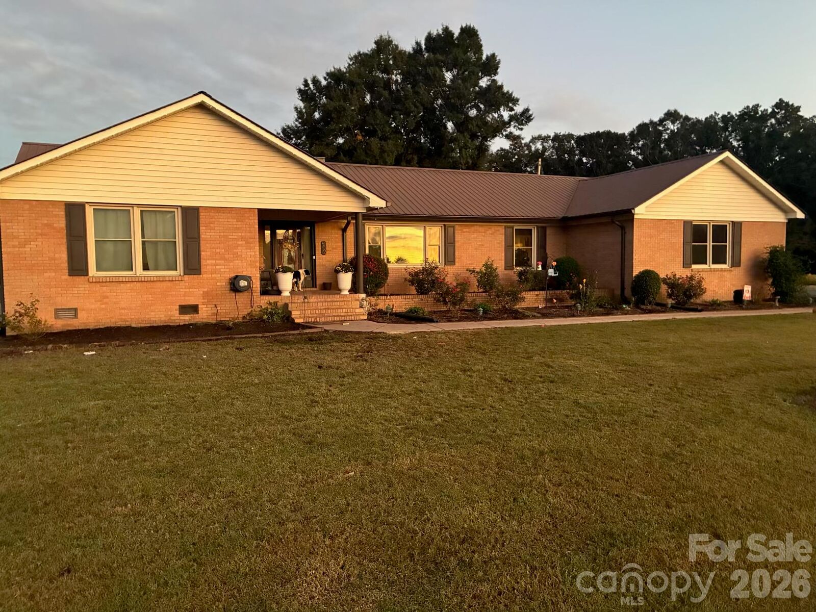 Property Photo: 902 Tomberlin Street NC 28110