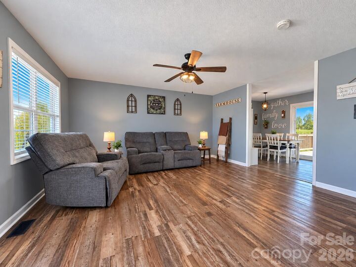 Property Photo: 3974 Northernmistic Drive NC 28650