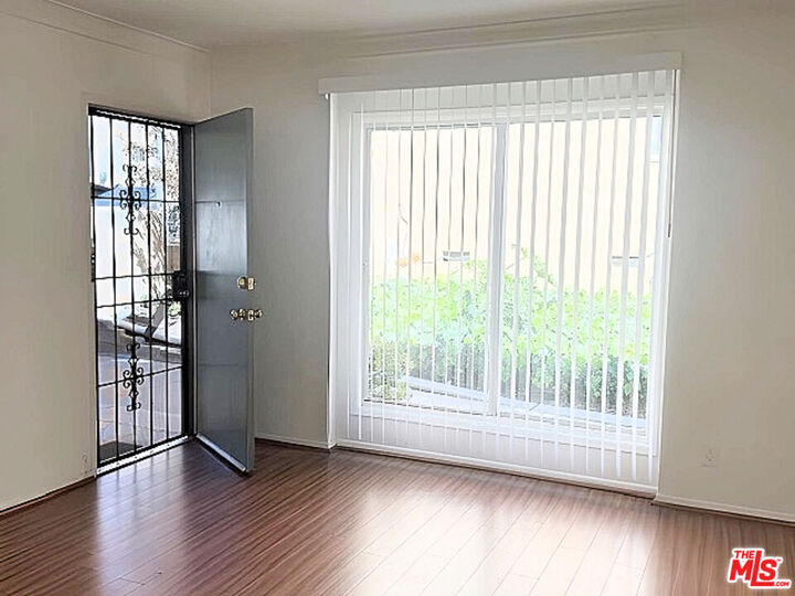 Property Photo:  4919 Beverly Blvd, Unit 1  CA 90004 