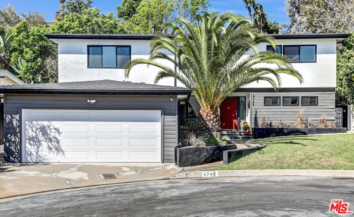 Property Photo:  4749 Don Porfirio Pl  CA 90008 