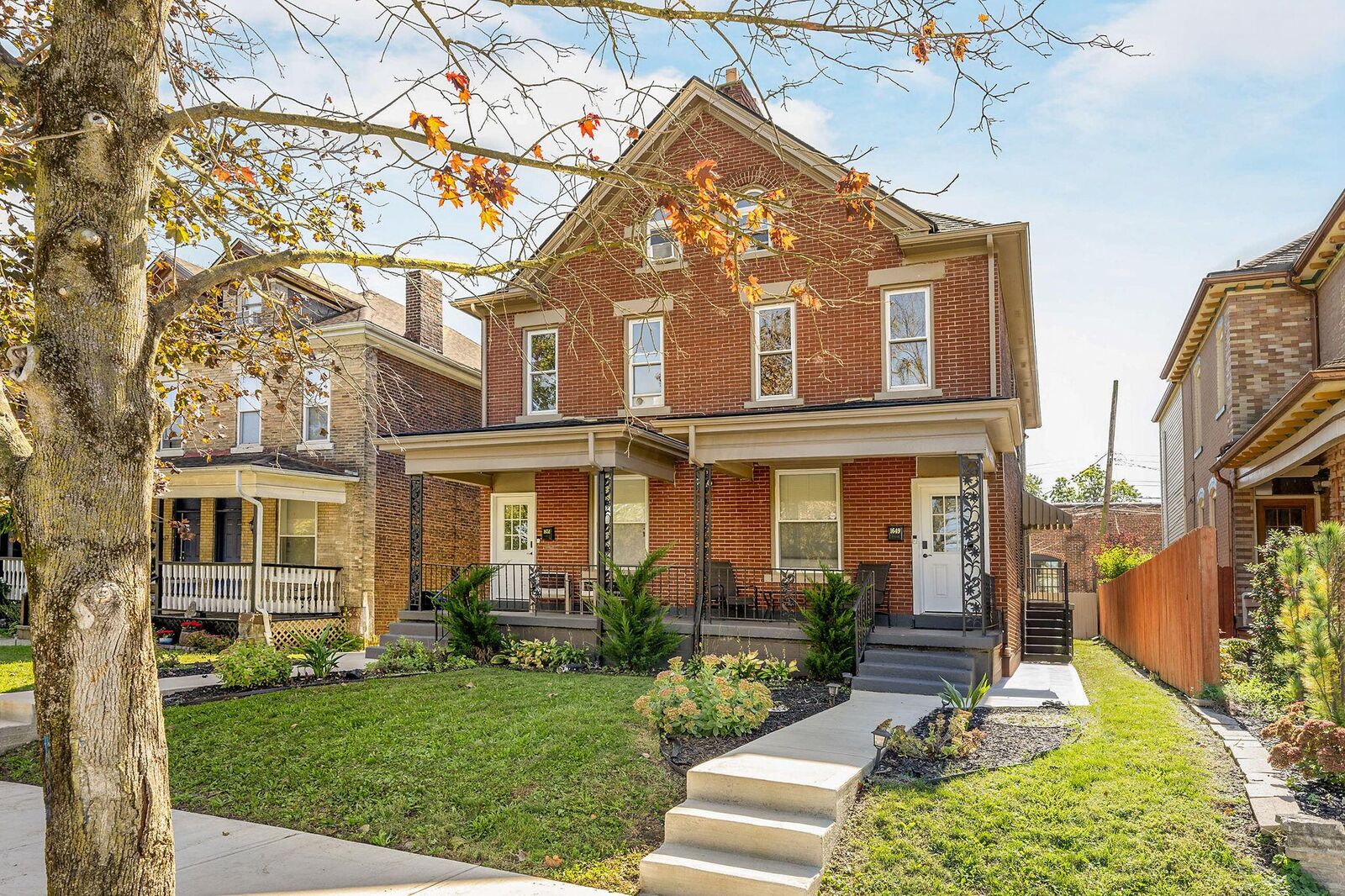 Property Photo: 1649 Franklin S Park OH 43205