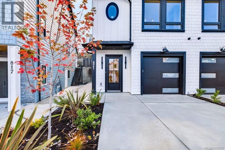 Property Photo:  821 Blackbird Place  BC V9B 6T6 