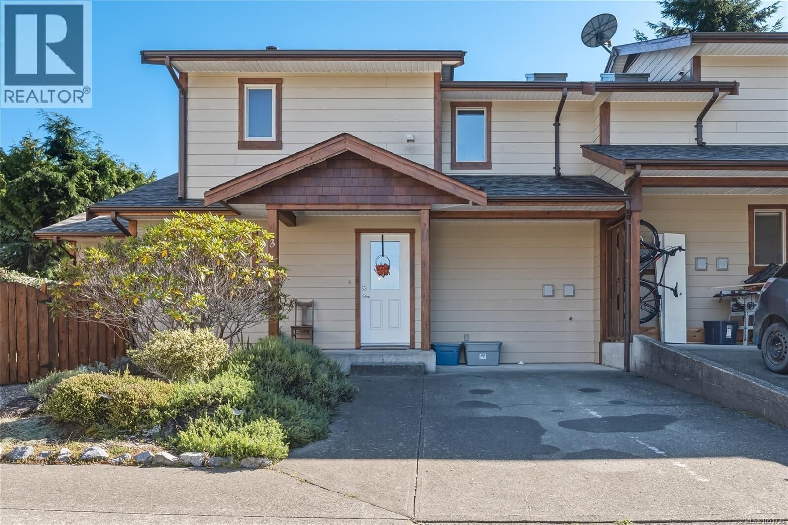 Property Photo: 1626 Holly Crescent 3 BC V0R 3A0