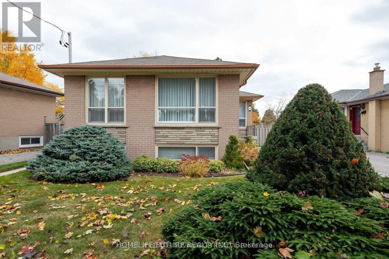 Property Photo:  417 Painted Post Drive  ON M1G 2M7 