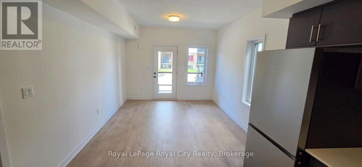 Property Photo:  42 Lowes Road Southwest 100  ON N1G 0H6 