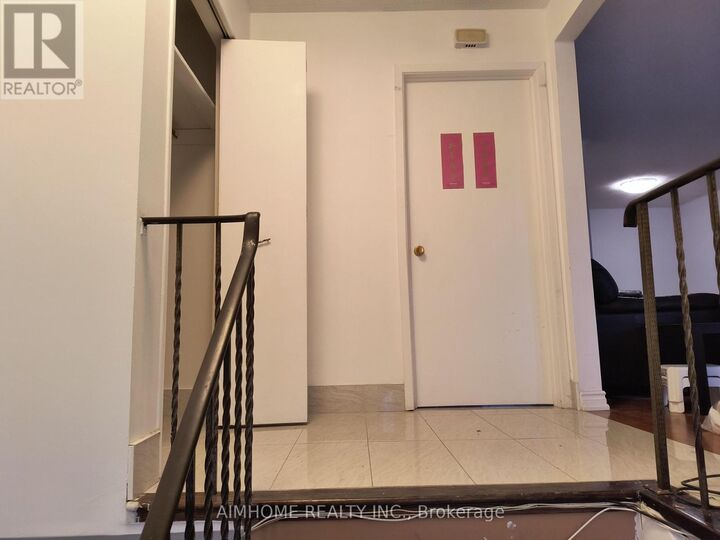 Property Photo:  68 Mentor Boulevard  ON M2H 2N1 
