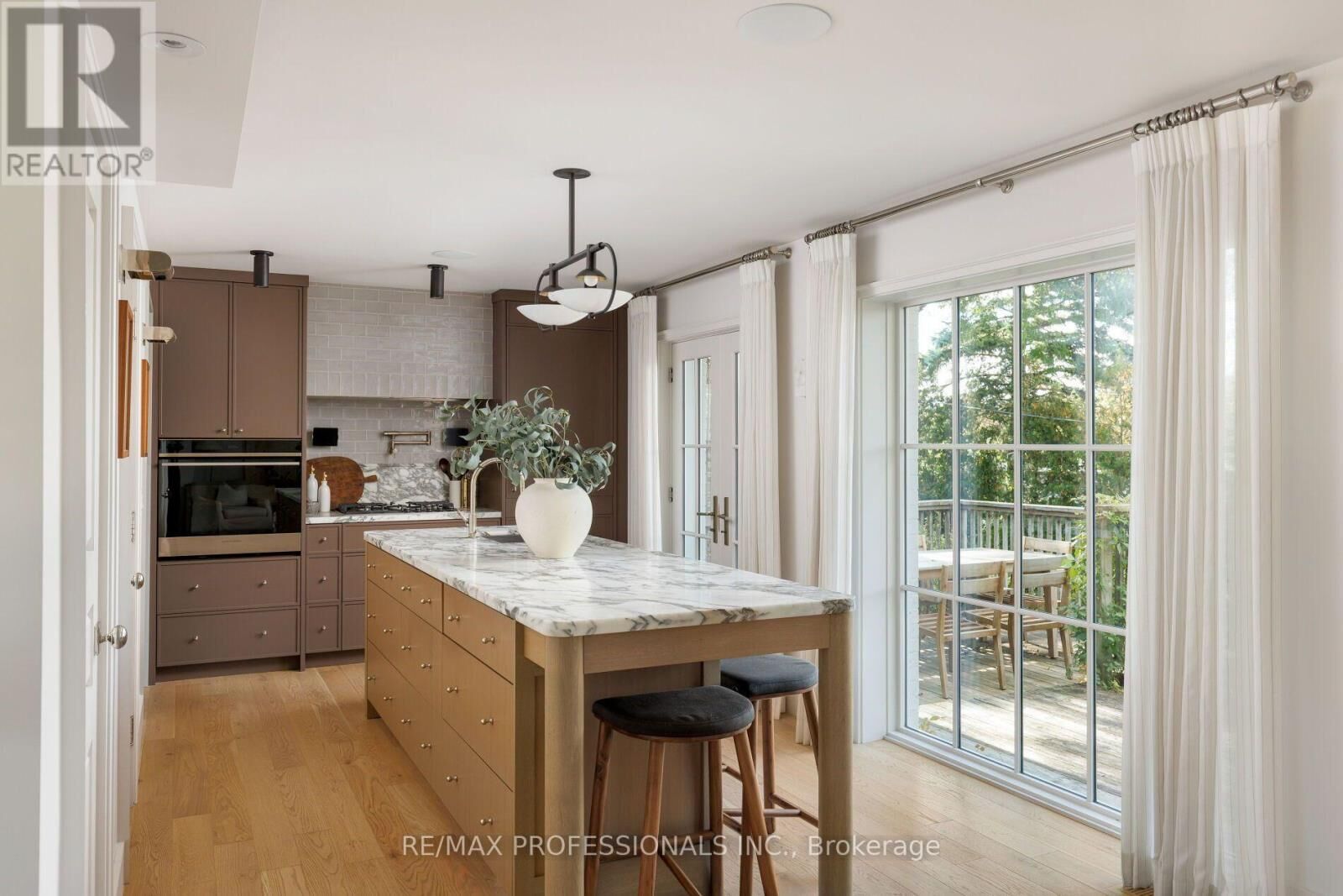 Property Photo:  8 Glenn Murray Drive  ON M8Y 3H3 