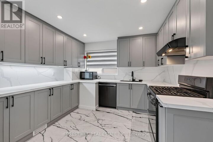 Property Photo: 286 Palmer Avenue ON L4C 1P3