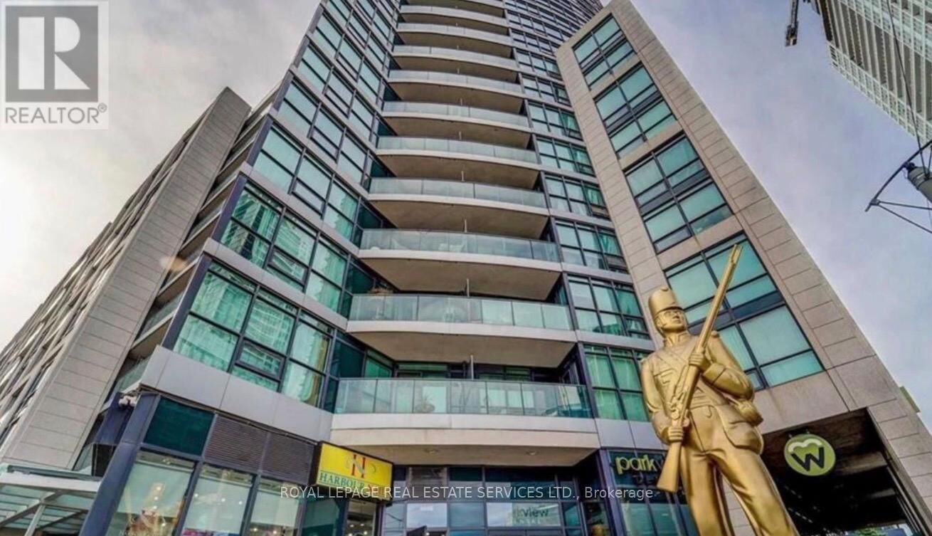 Property Photo: 600 Fleet Street 302 ON M5V 1B7