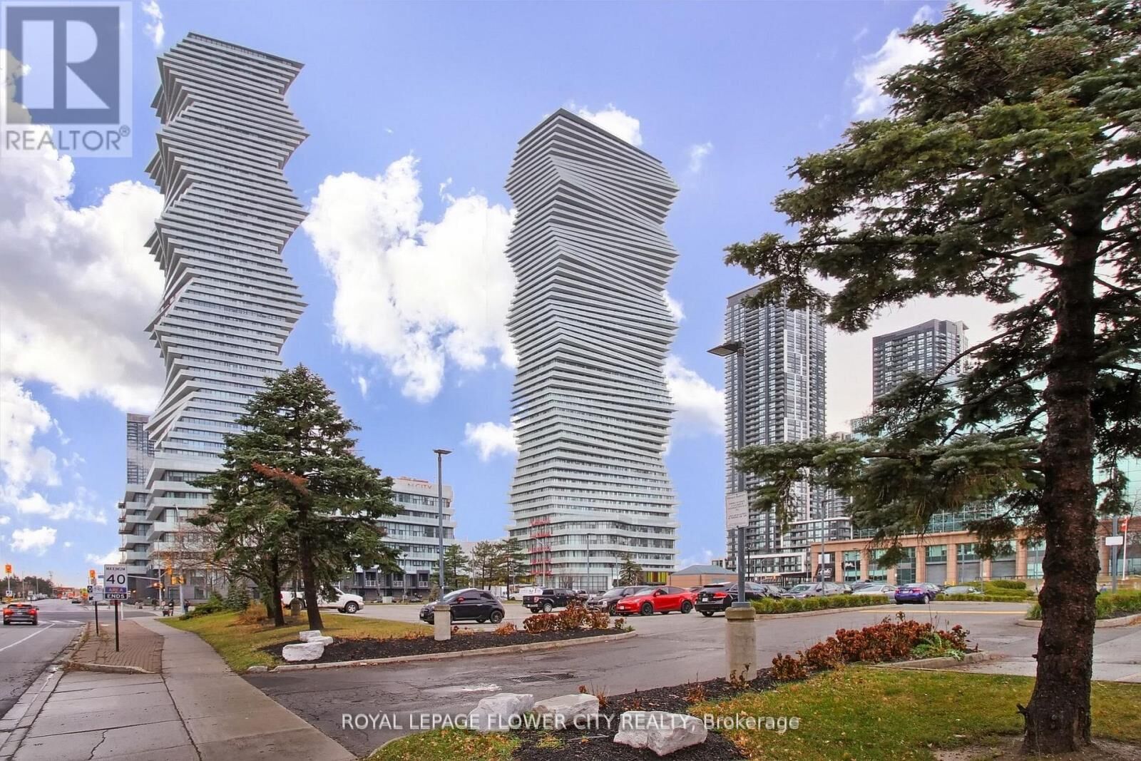 Property Photo: 3900 Confedration Parkway 5704 ON L5M 0M3