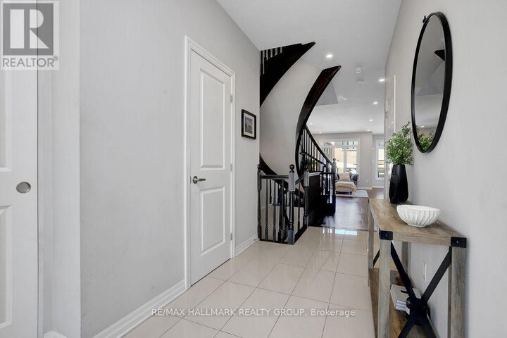 Property Photo:  317 Lysander Place  ON K1K 3X8 