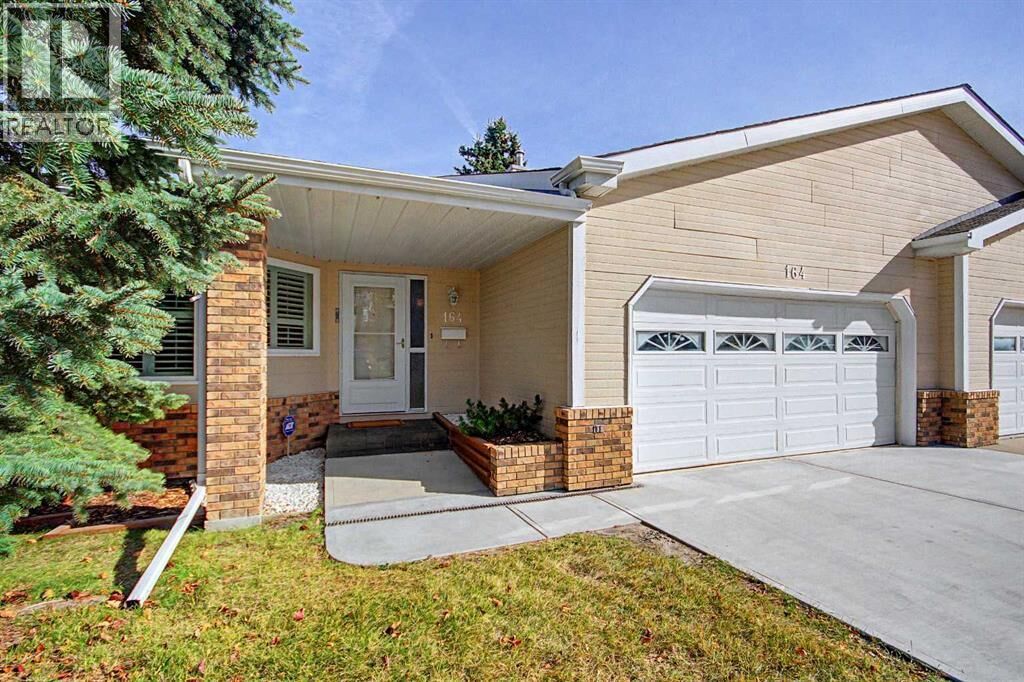 Property Photo: 164 Strathaven Circle Southwest AB T3H 2N5