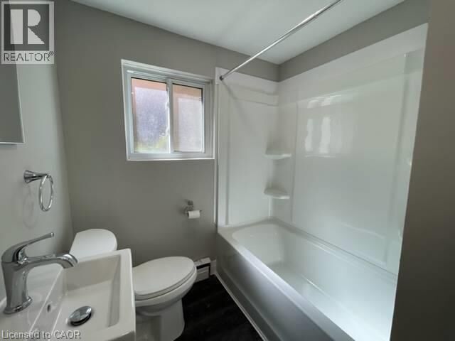 Property Photo:  142 Fourth Avenue 1  ON N2C 1P1 