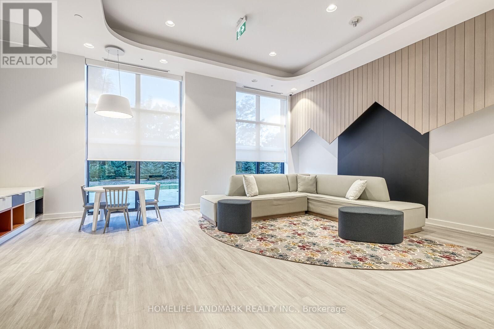 Property Photo:  188 Fairview Mall Drive 109  ON M2J 0H7 