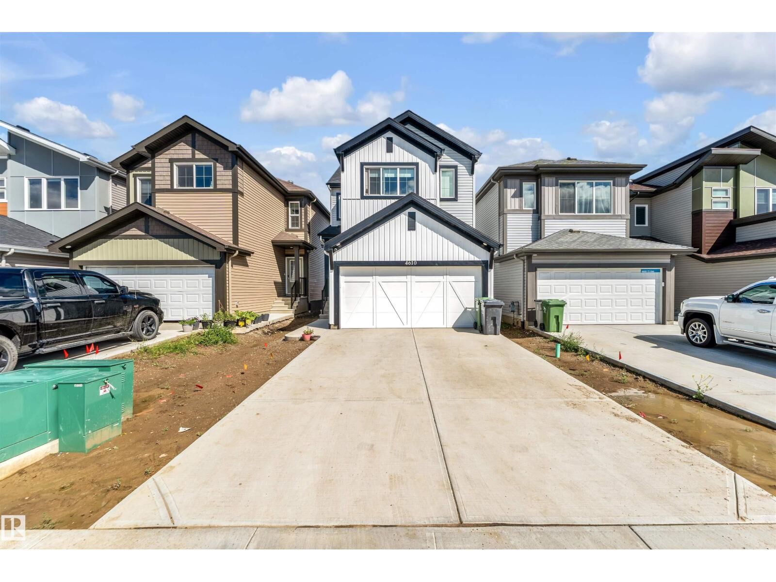 Property Photo:  4610 72 Av  AB T4X 3B1 