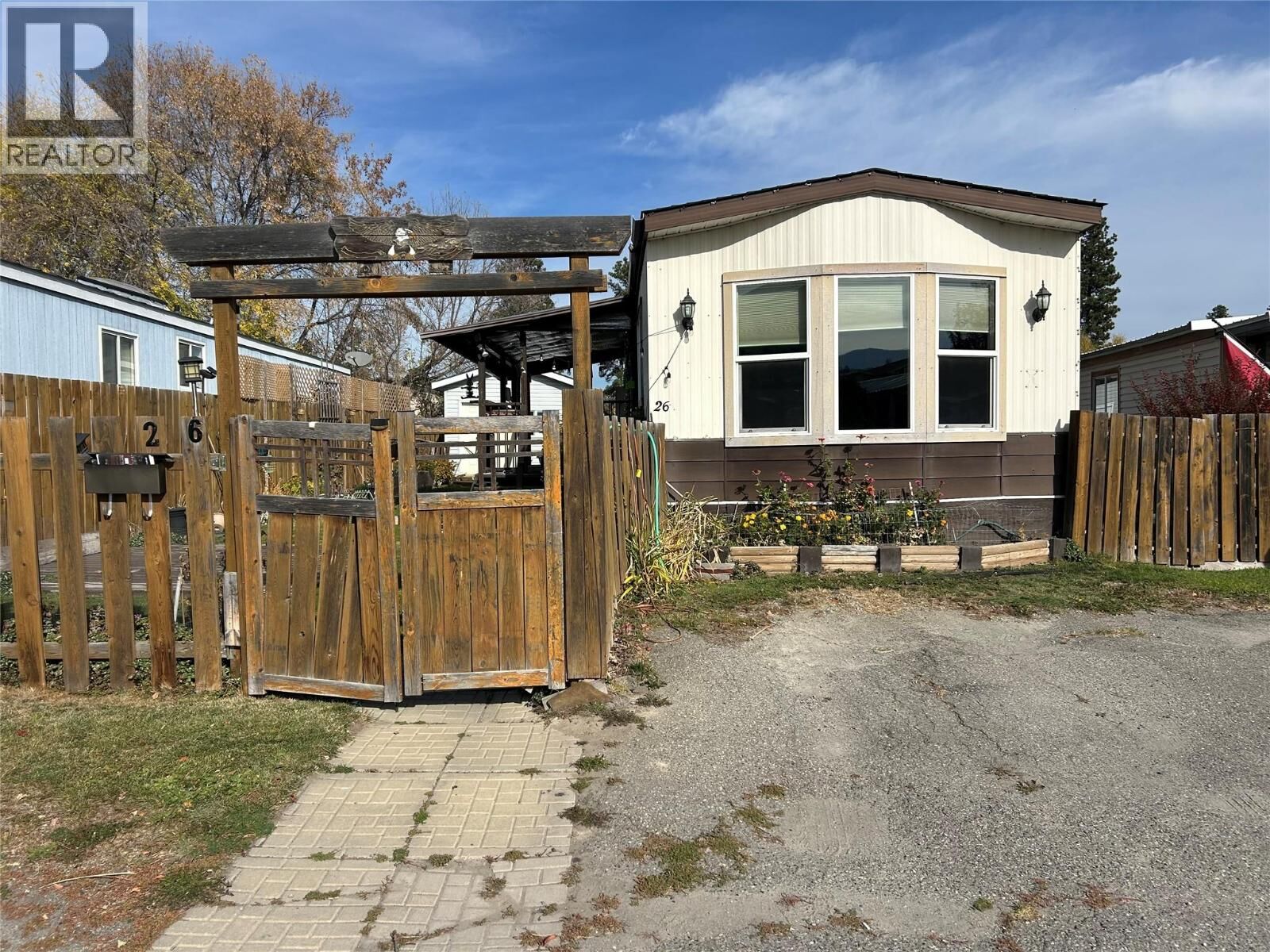 Property Photo:  724 Innes Avenue South 26  BC V1C 2A5 